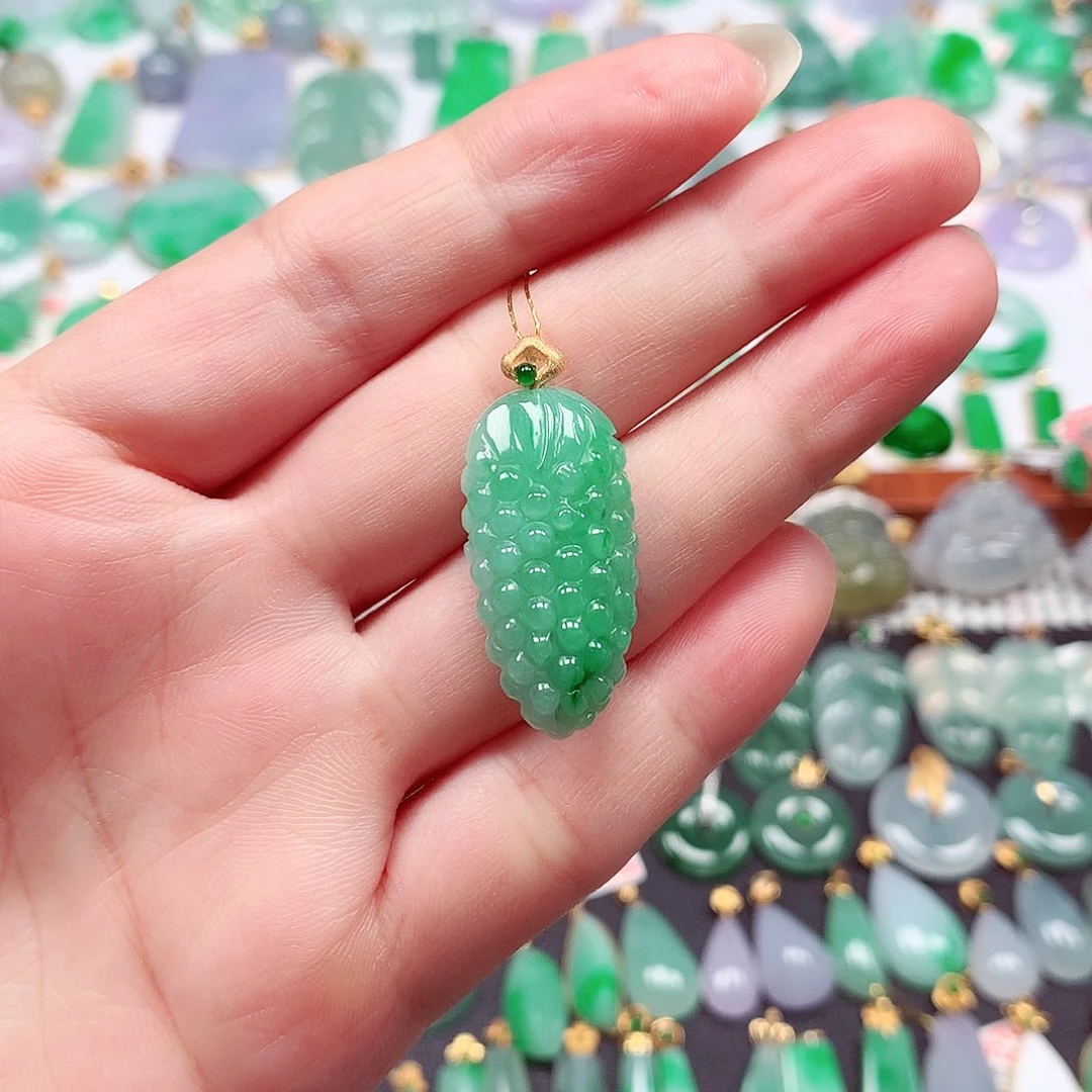 翡翠18K金镶嵌颈饰天然翡翠A货