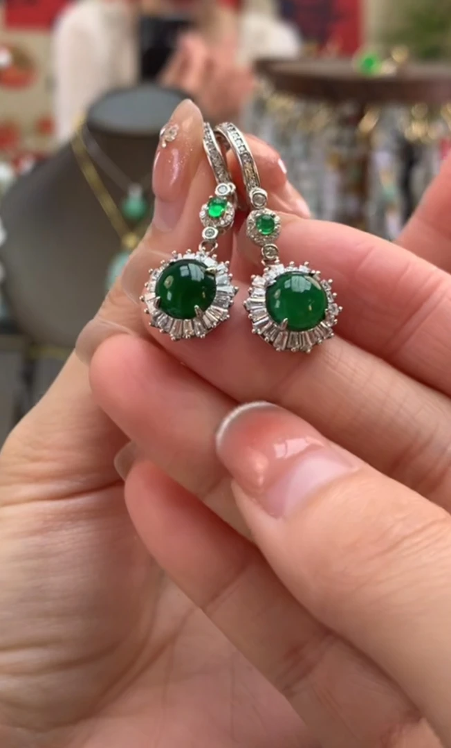 天然a货翡翠吊坠