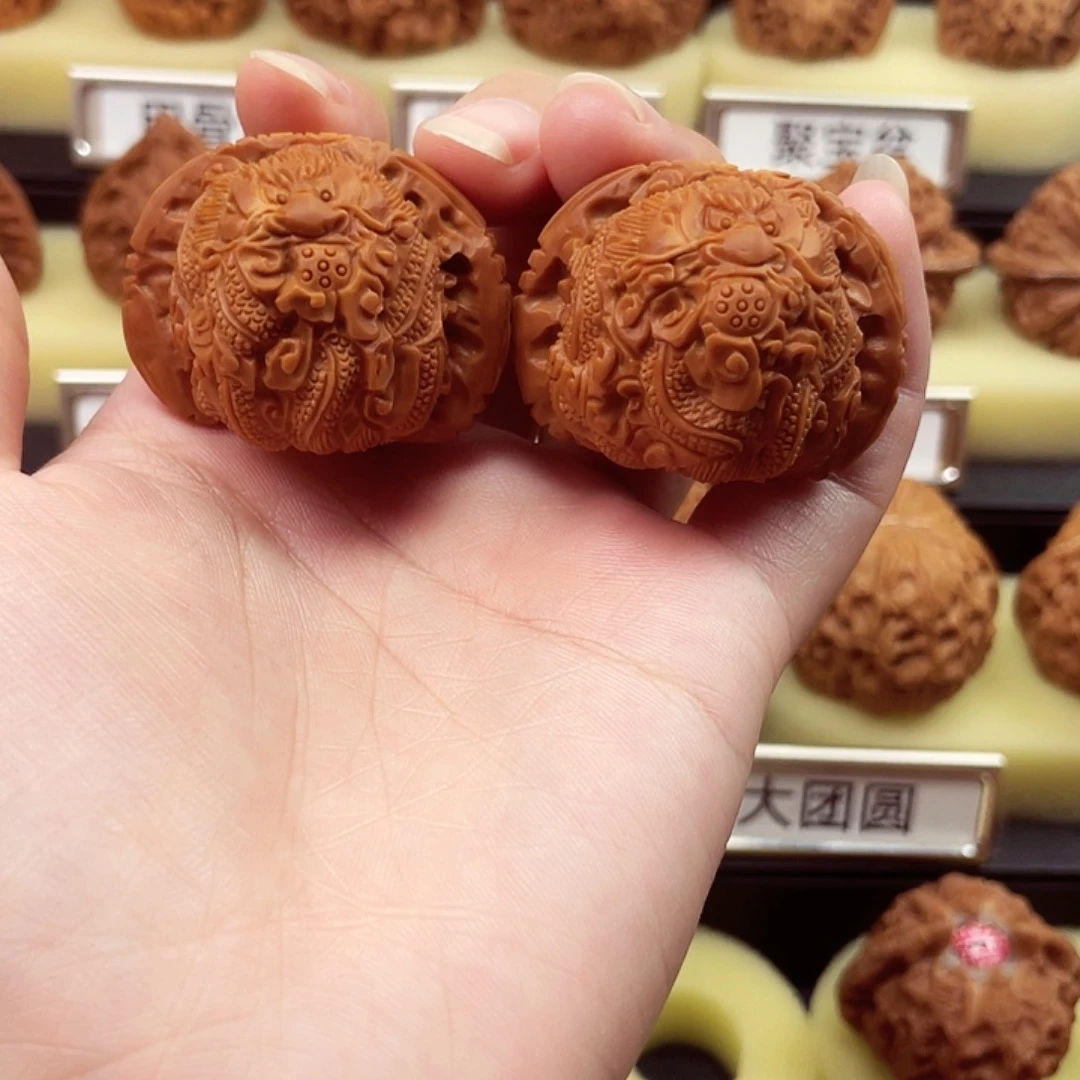 文玩核桃吊坠二龙戏珠40尺