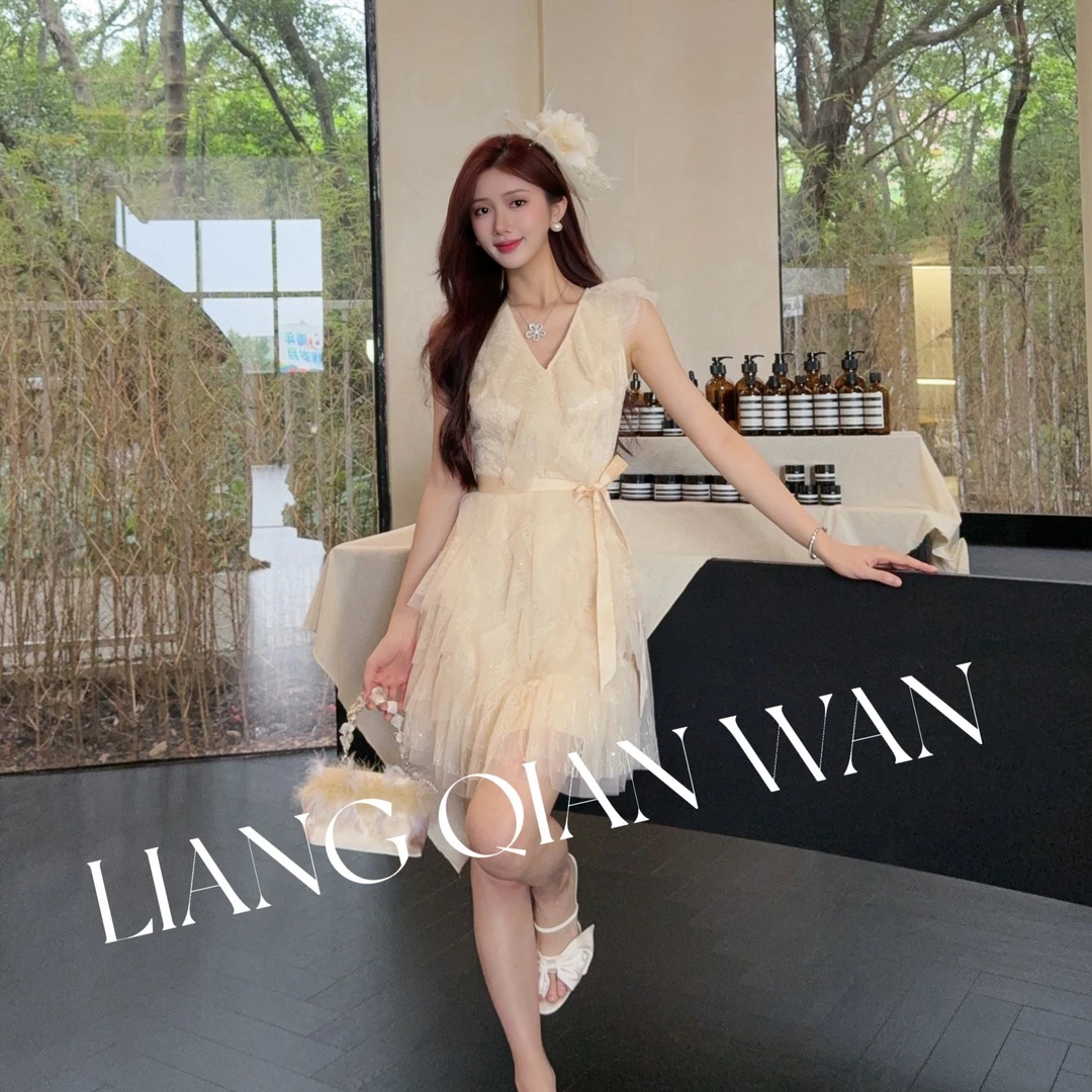 【梁千万】星语甜心 轻纱礼裙V领小飞袖掐腰蝴蝶结连衣裙-YL30131