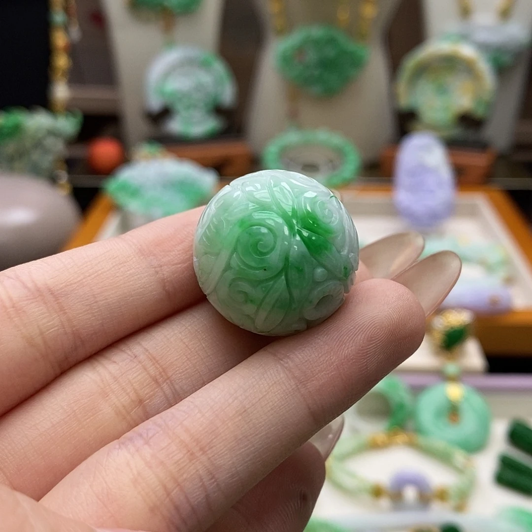 颈饰未镶嵌翡翠吊坠