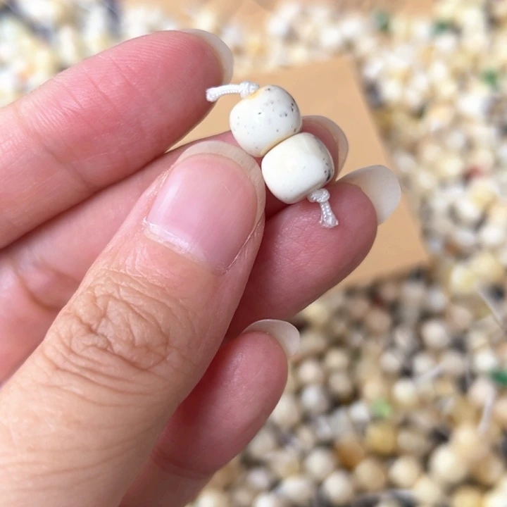 裸石蜜蜡未镶嵌8.5mm一对