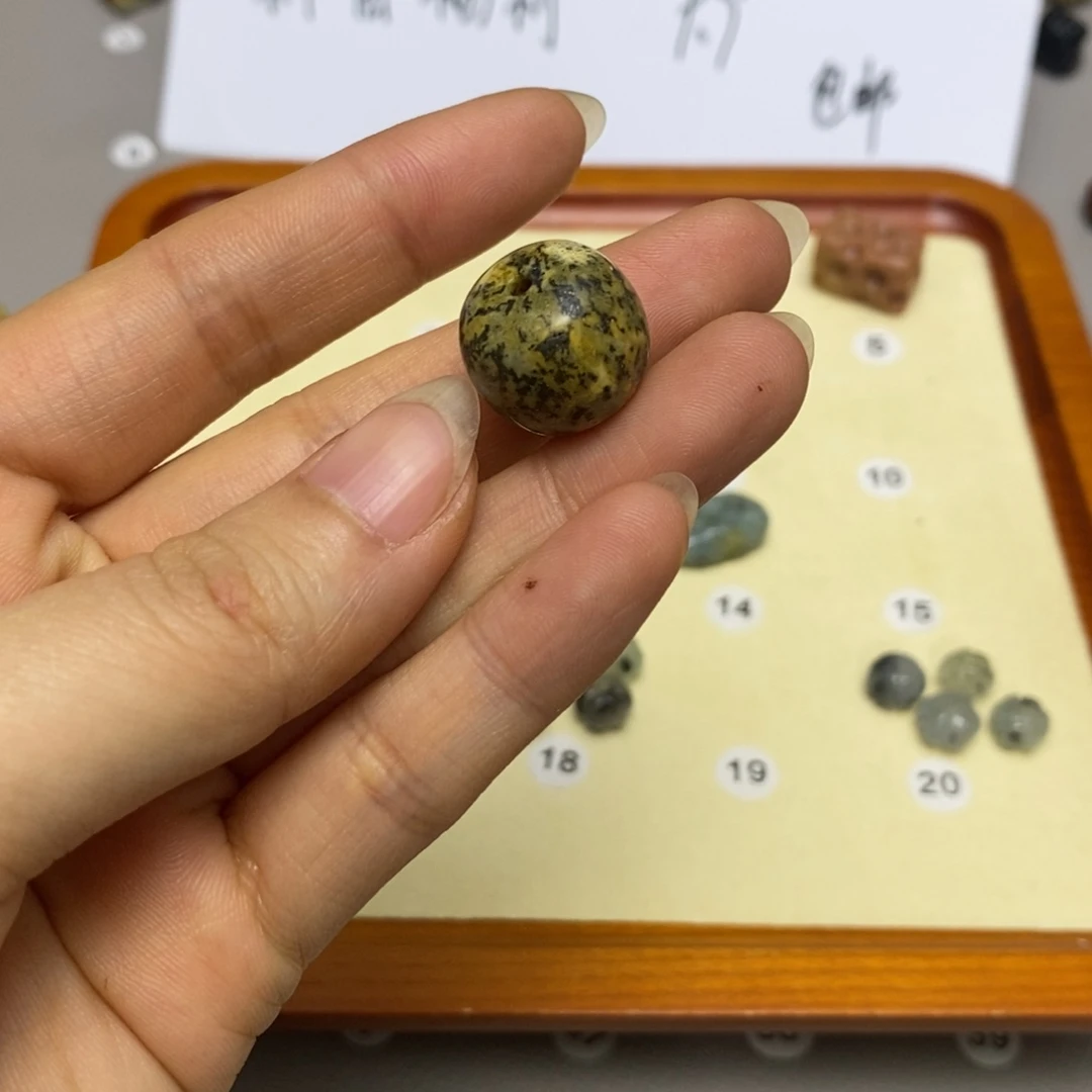 蛇纹石玉配饰合金大*福