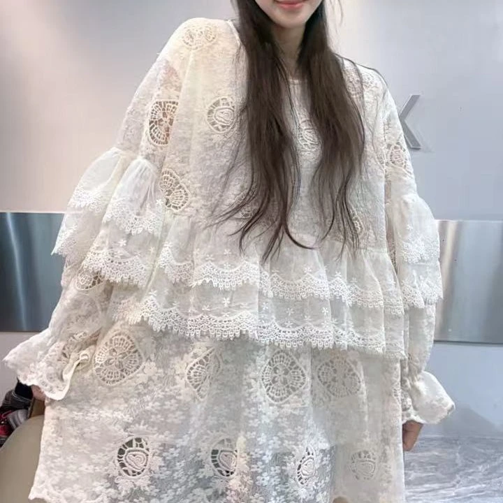 A.M艾墨儿女款欧货蛋糕蕾丝体恤