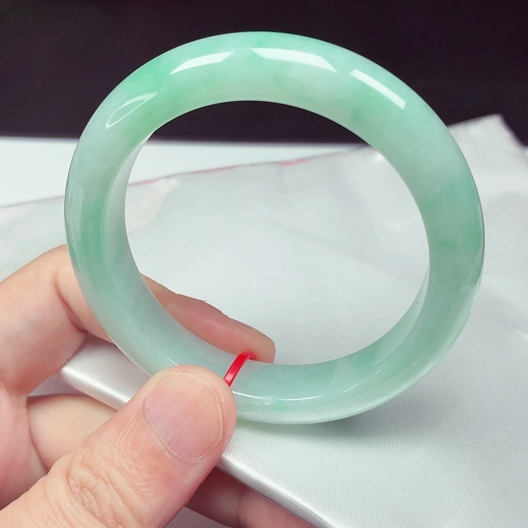 翡翠未镶嵌手镯56圈