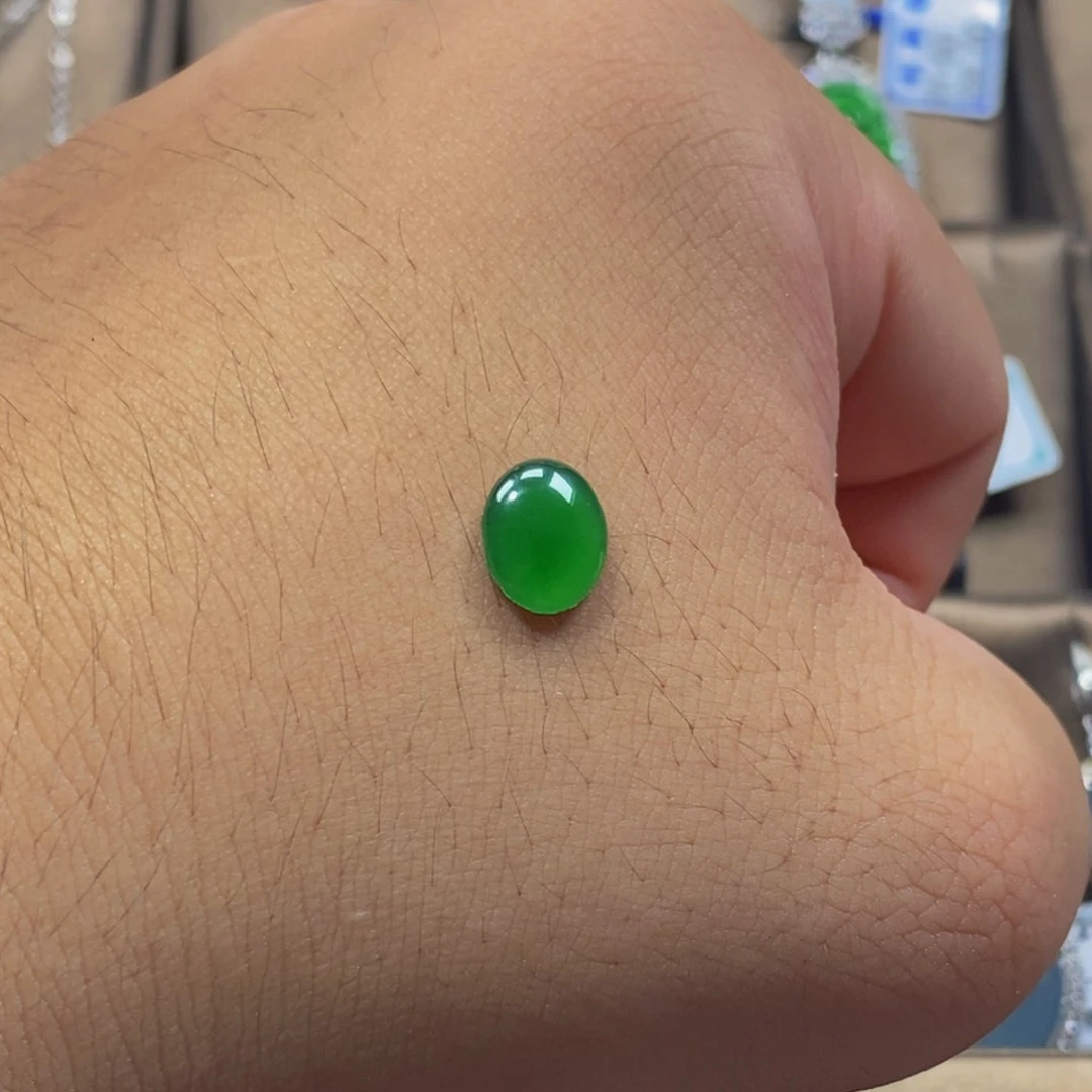 翡翠未镶嵌颈饰一**你翡翠戒指