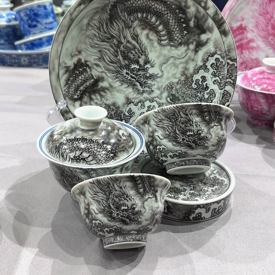 瓷片景德镇瓷器精品陈列