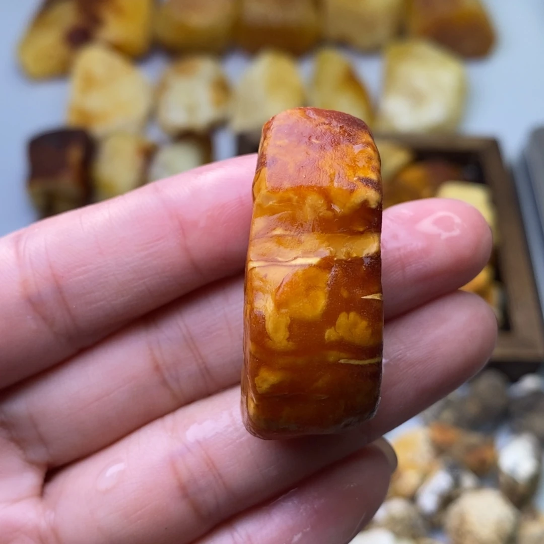 定制琥珀天然蜜蜡乌料