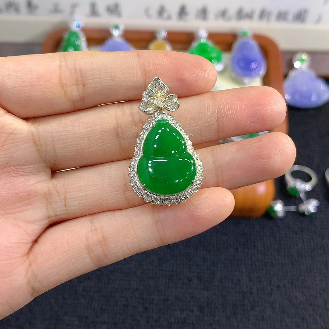 【闪购商品】吊坠(不含链)18K金镶嵌翡翠葫芦