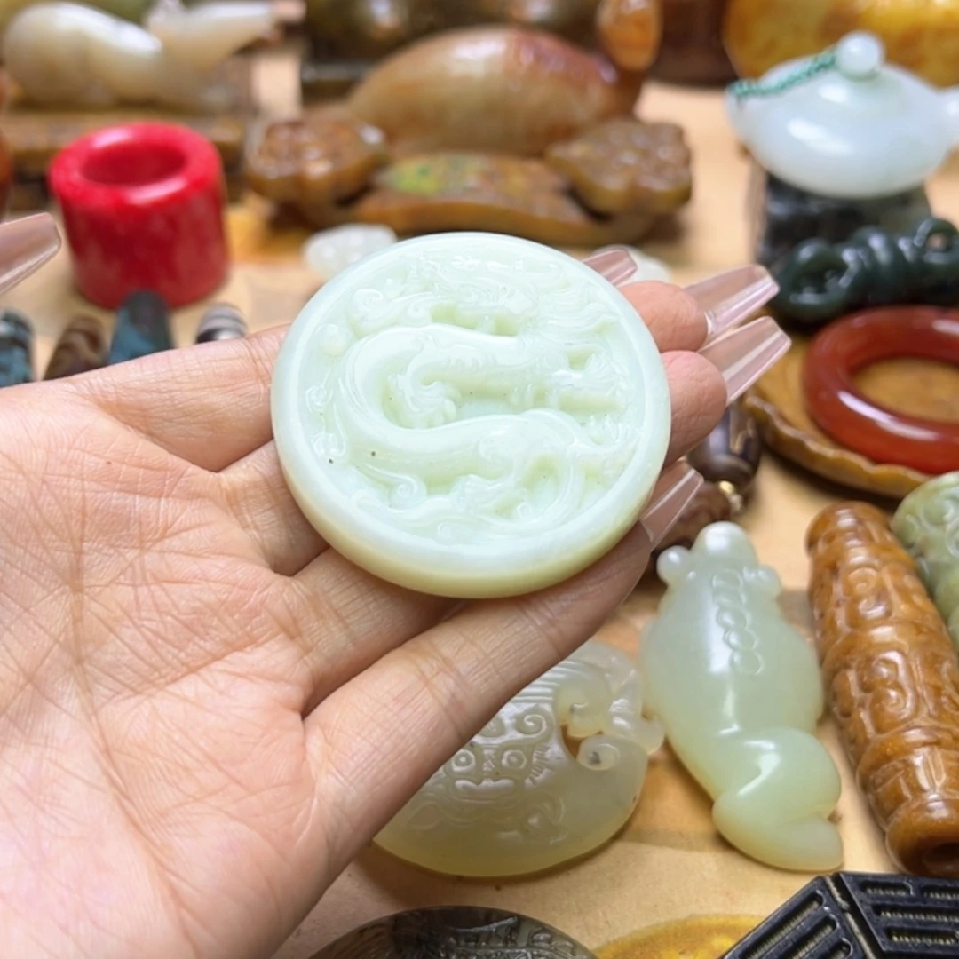 【闪购商品】蛇纹石玉颈饰未镶嵌