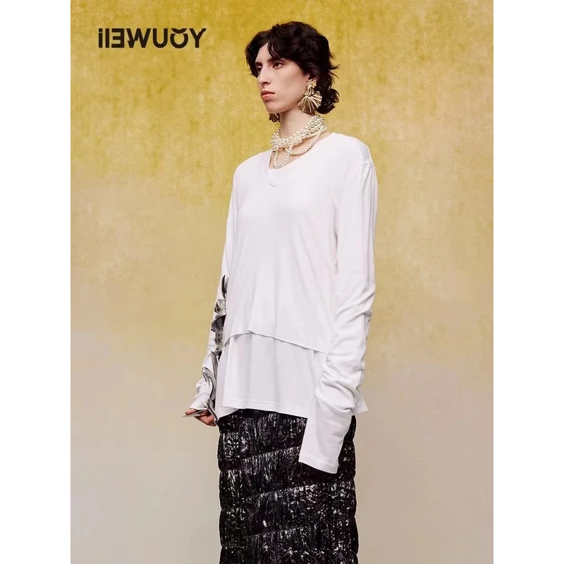 iIEWUOY有尾长袖T恤 德绒V领设计师youwei2024新款春