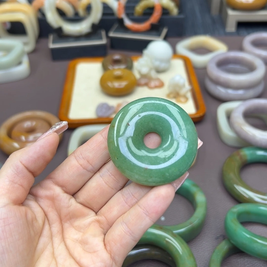 石英质玉手镯未镶嵌马**～