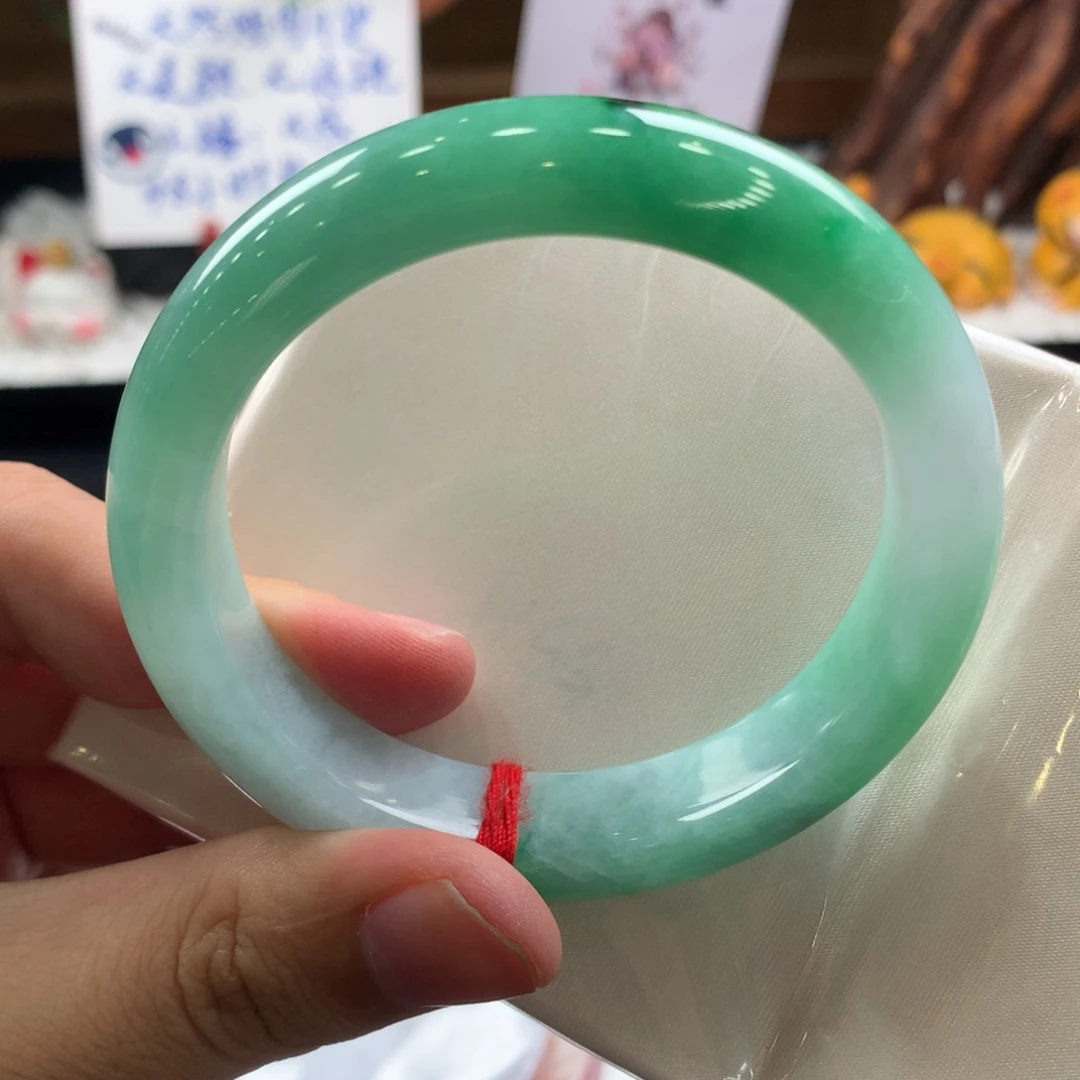 翡翠手镯未镶嵌16号绿花