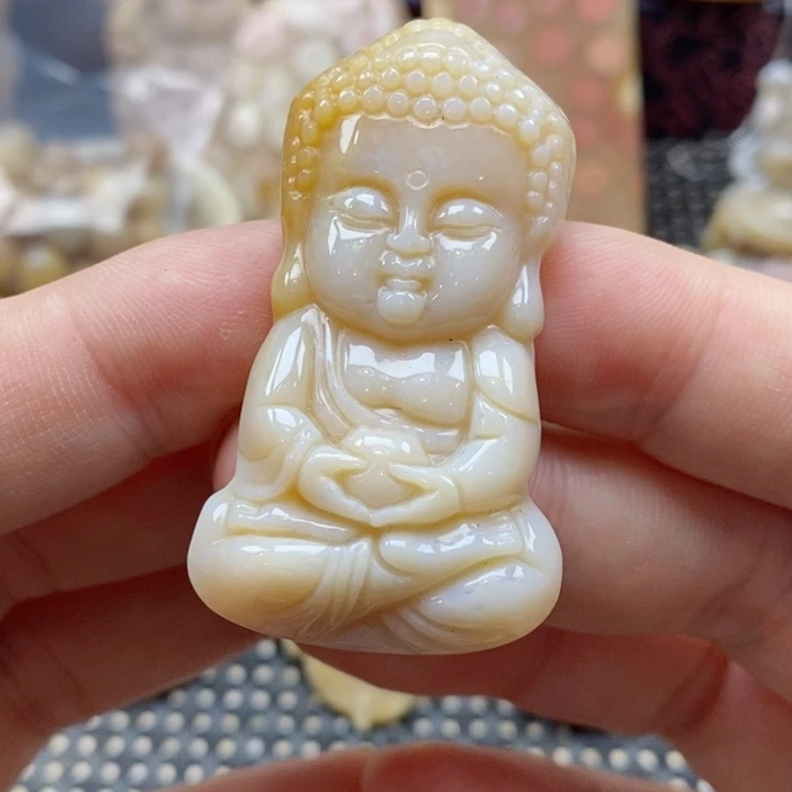 石英质玉颈饰未镶嵌