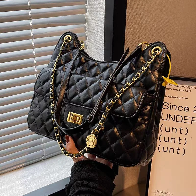 竖式魔术贴三根斜挎包流浪腋下单肩斜跨网红链条包秋冬小方包D012