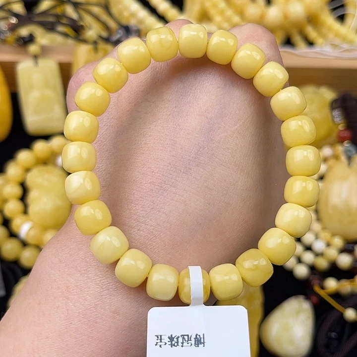 琥珀未镶嵌颈饰琥珀