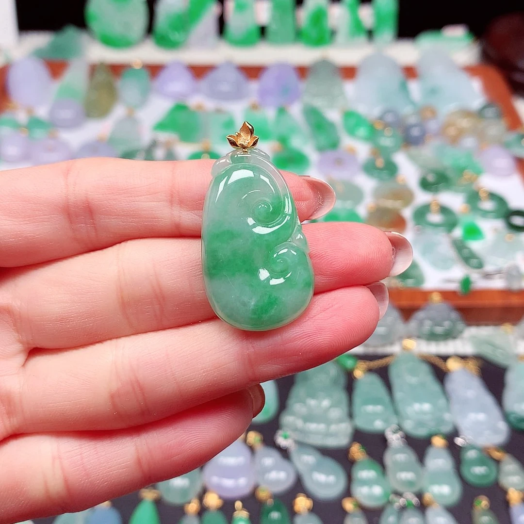 翡翠颈饰18K金镶嵌天然翡翠A货