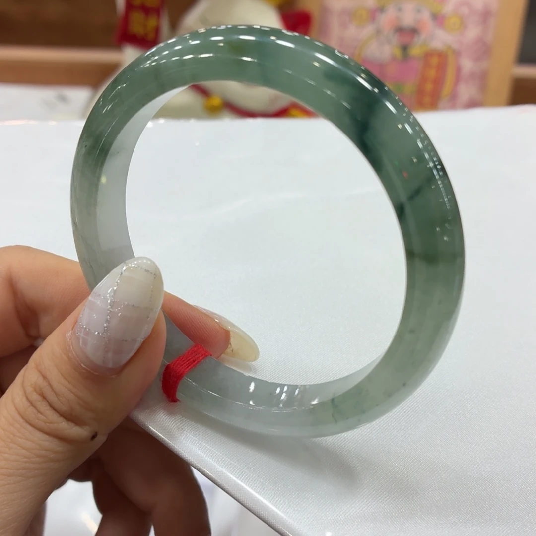 翡翠手镯未镶嵌手镯