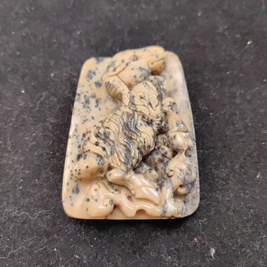 猛犸猛犸雕刻把件ZS353