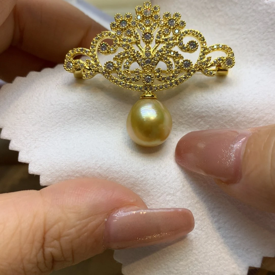 未镶嵌胸饰海水珍珠