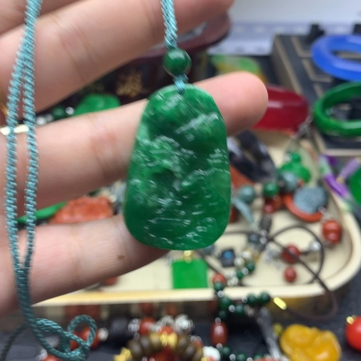 翡翠未镶嵌颈饰吊坠