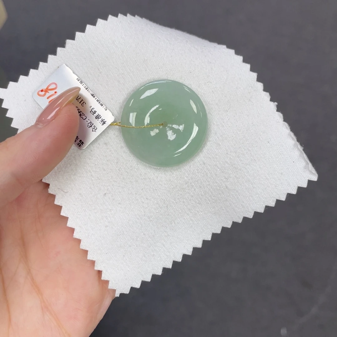 颈饰未镶嵌翡翠平安扣
