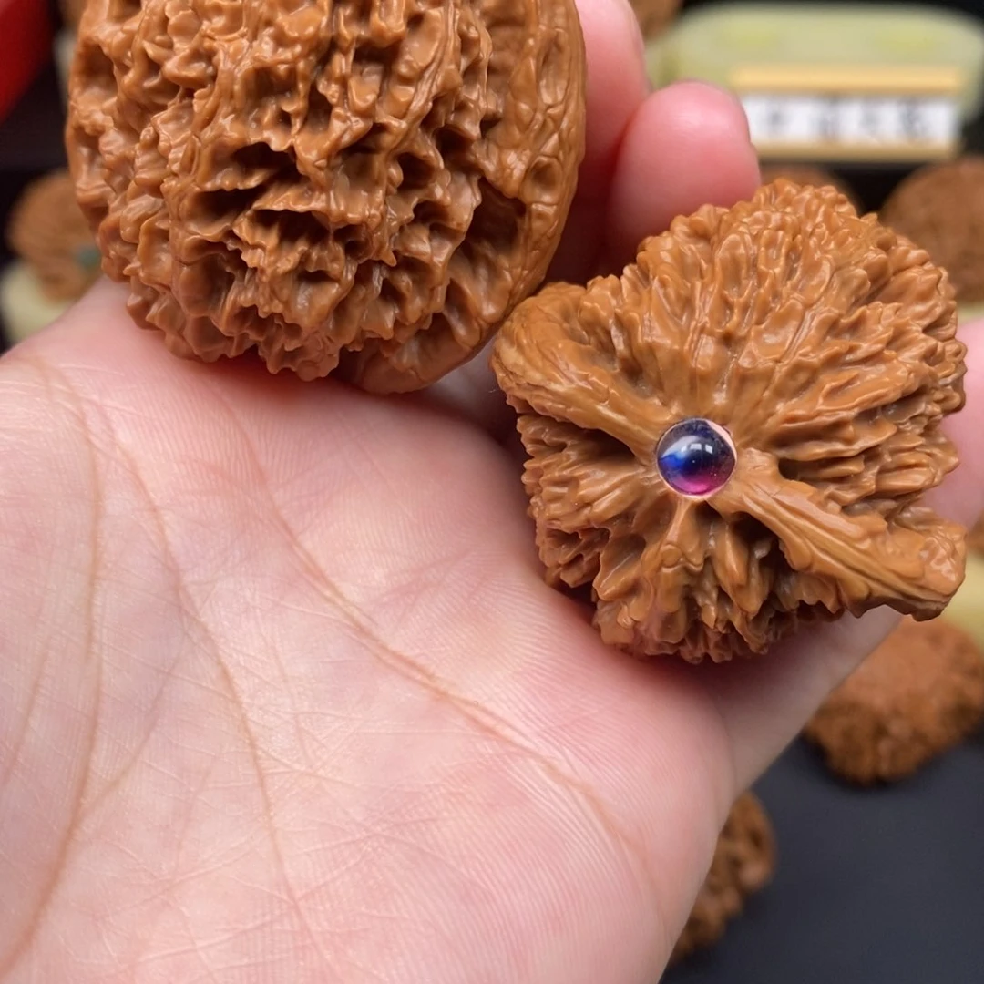 文玩核桃把件大花