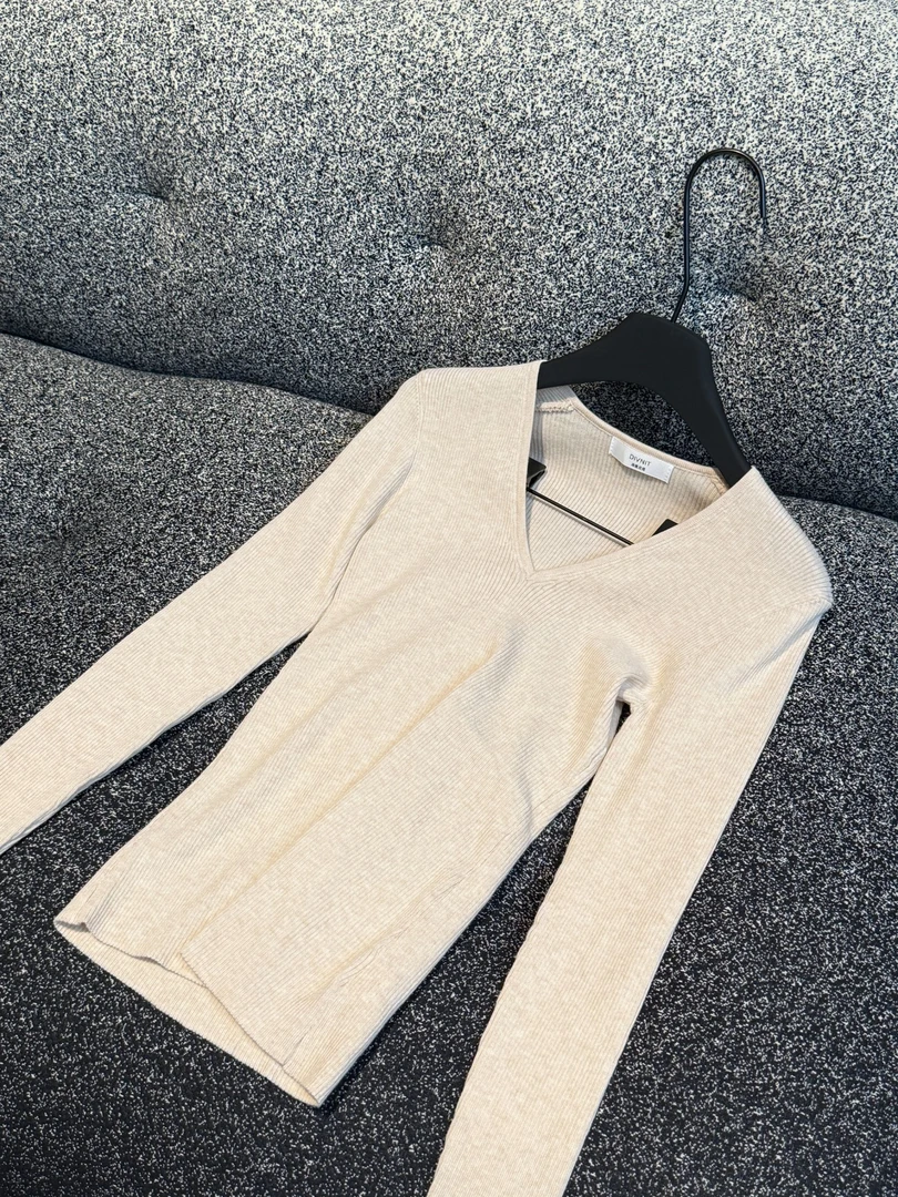 2025新款长袖休闲风INS风针织V领毛针织衫秋冬高领休闲女打底