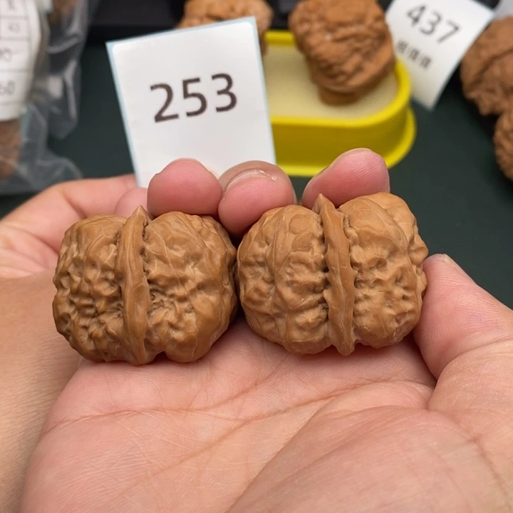 文玩核桃吊坠小*哥253号全品35