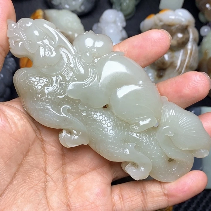 颈饰未镶嵌和田玉