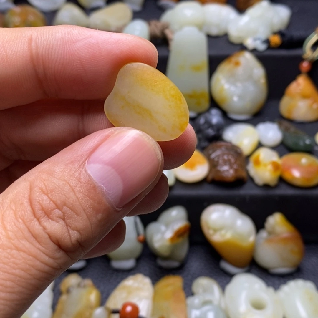 和田玉未镶嵌挂件