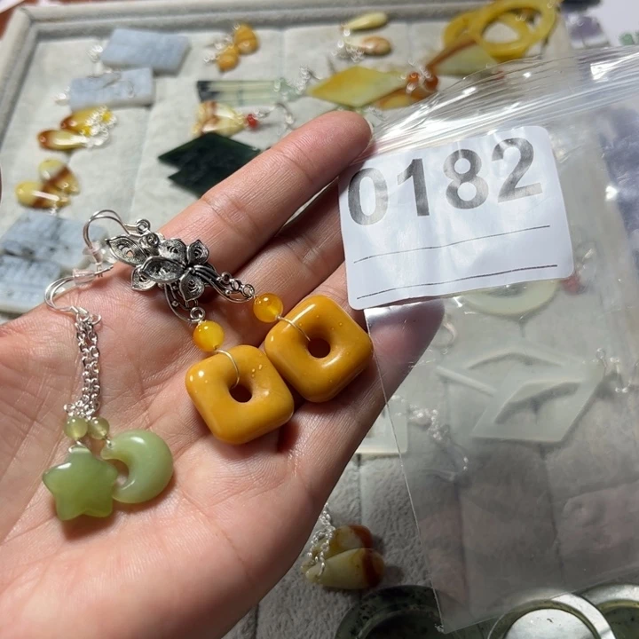 ****️合金蛇纹石玉耳饰