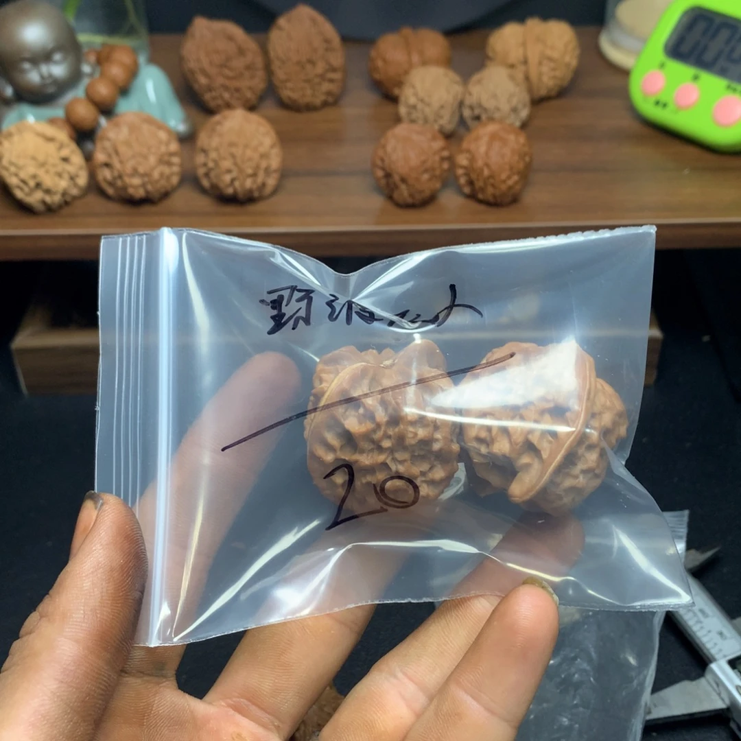 野***横吊坠文玩核桃核桃