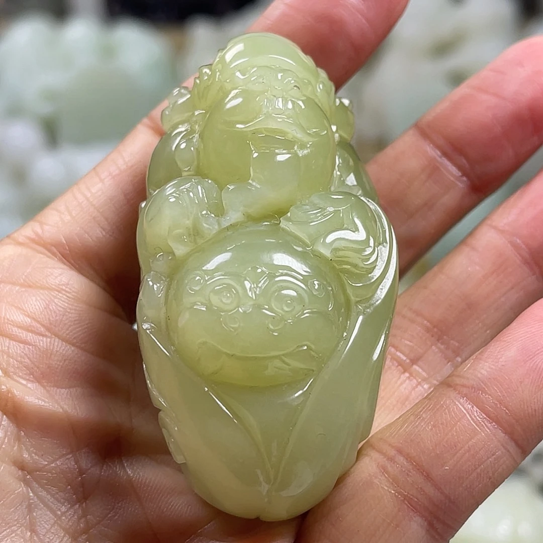 恐***狼和田玉（糖玉）未镶嵌挂件