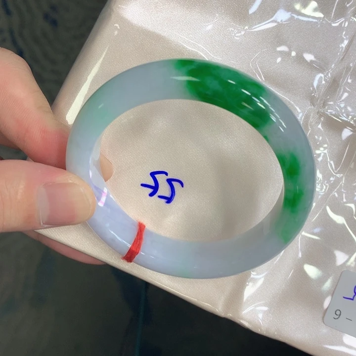 翡翠未镶嵌手镯翡翠