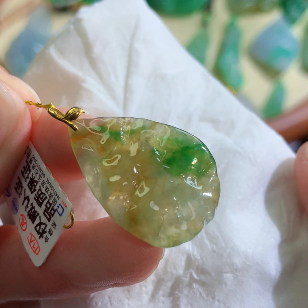 【闪购商品】翡翠吊坠(不含链)未镶嵌 2820