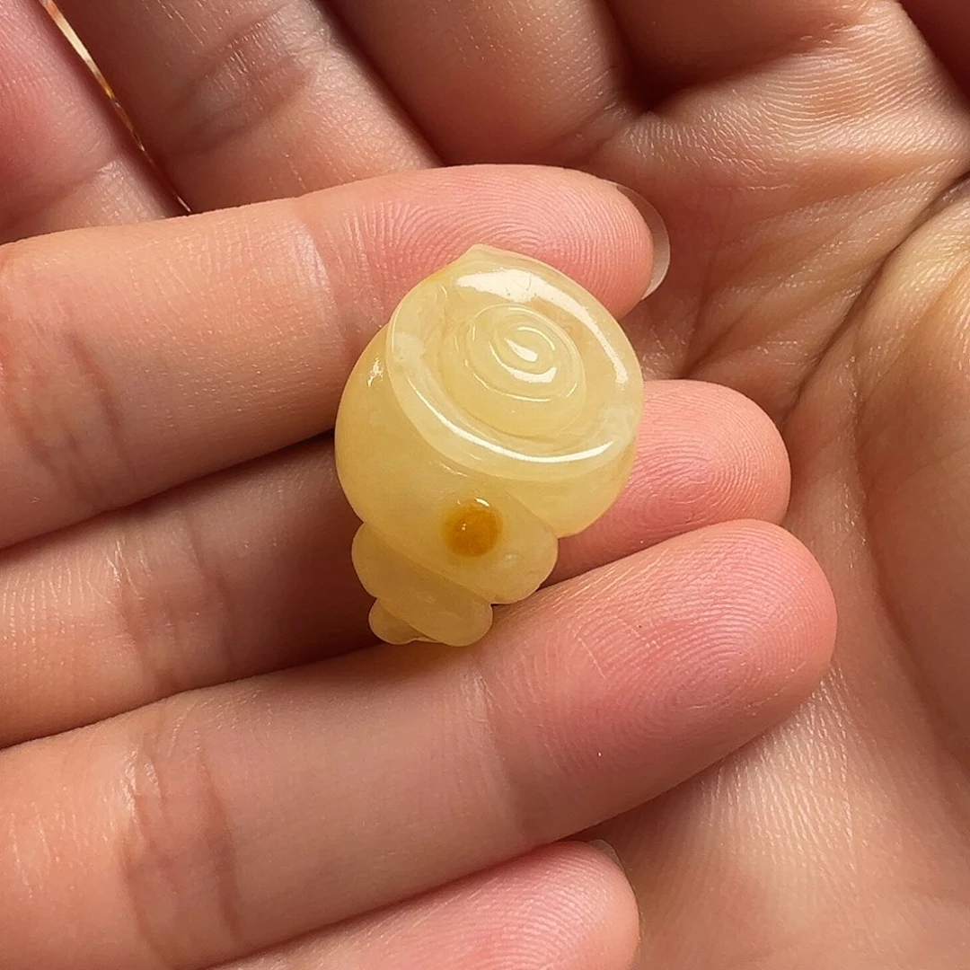 蜜蜡颈饰未镶嵌海螺（微瑕打孔不退换）