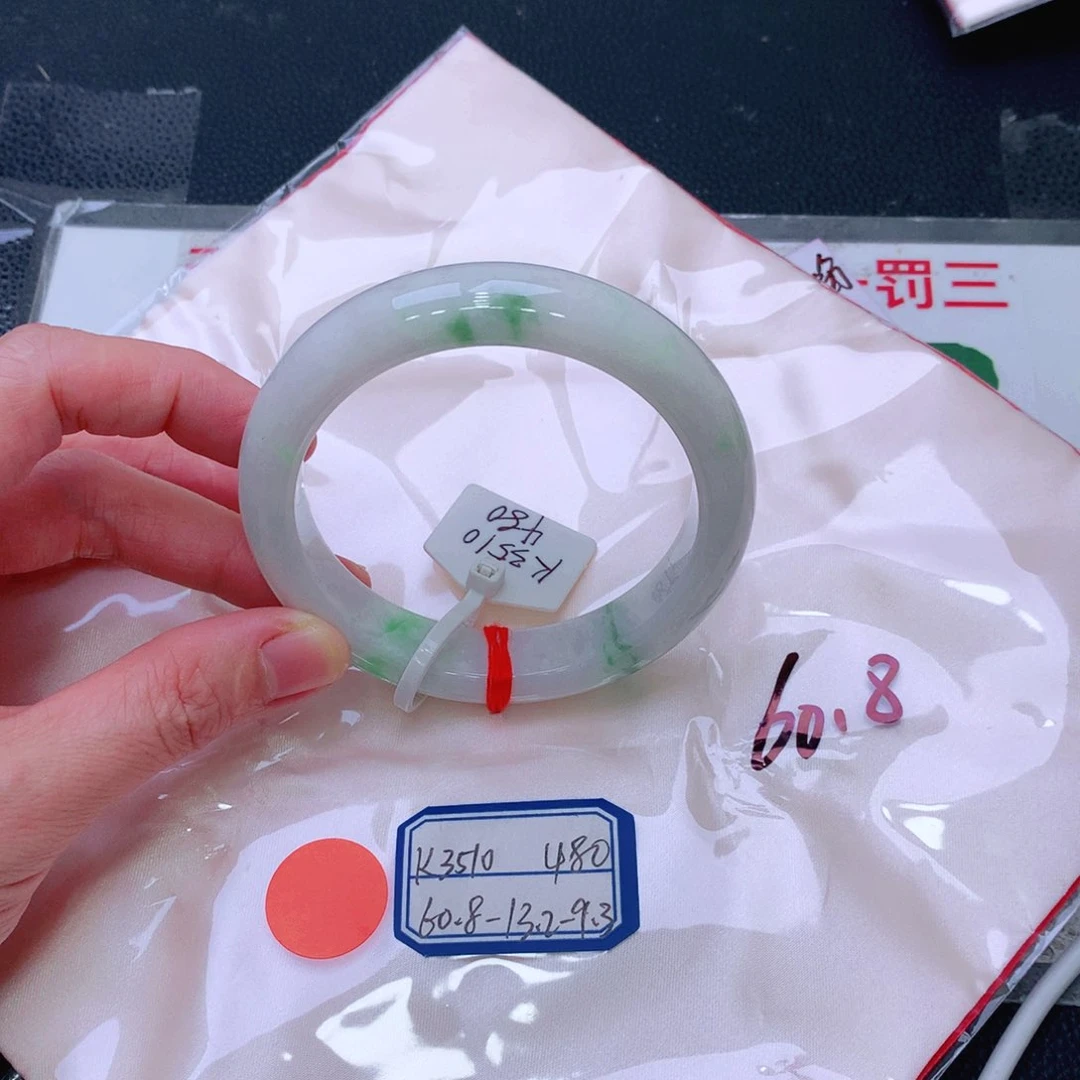 未镶嵌手镯翡翠缅甸翡翠手镯