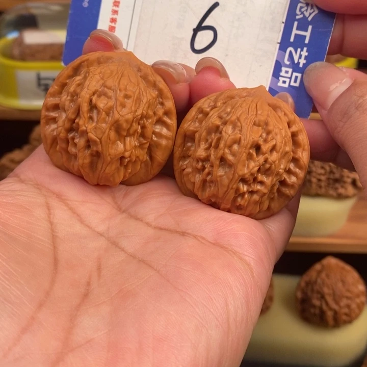 文玩核桃吊坠38大红袍