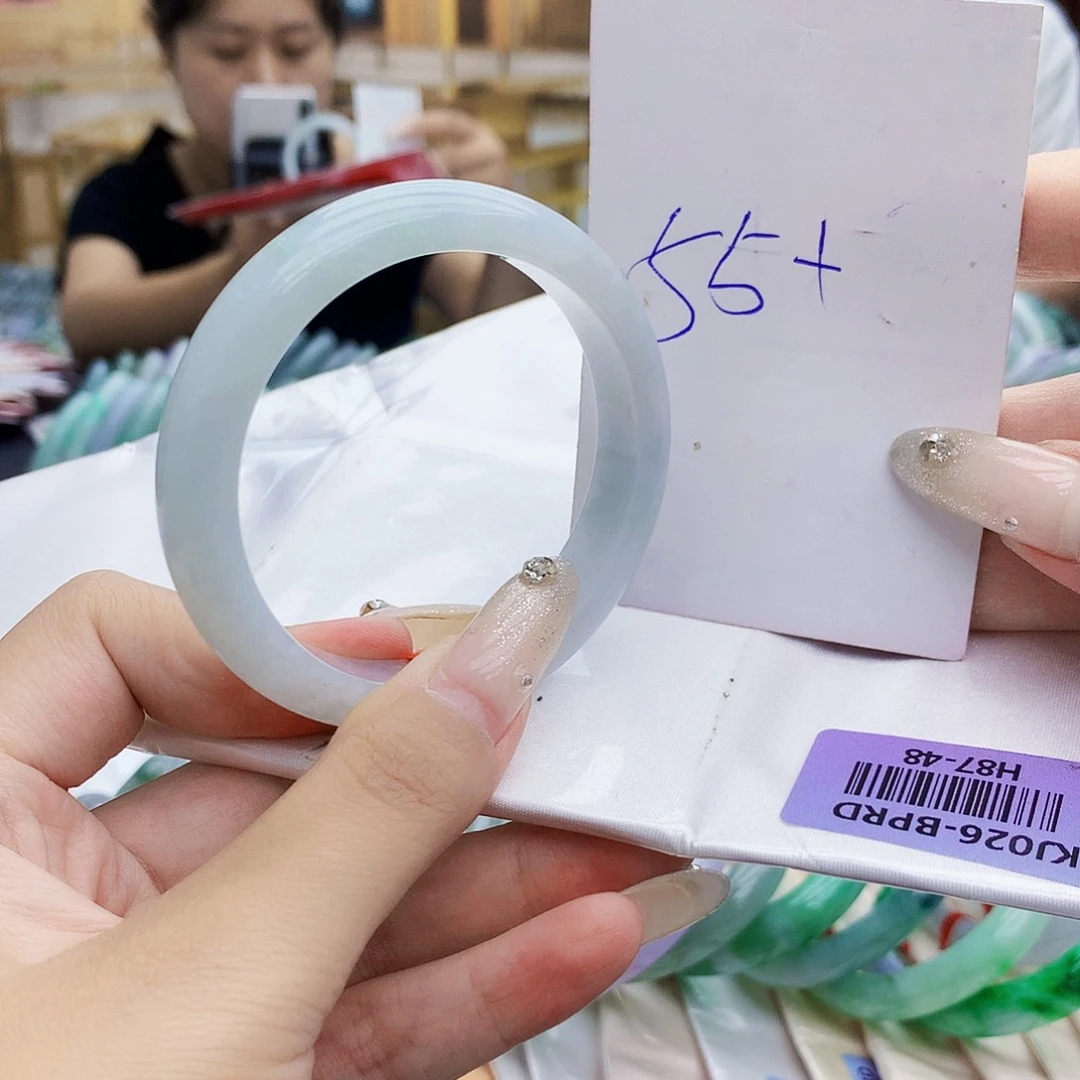翡翠手镯未镶嵌0000……