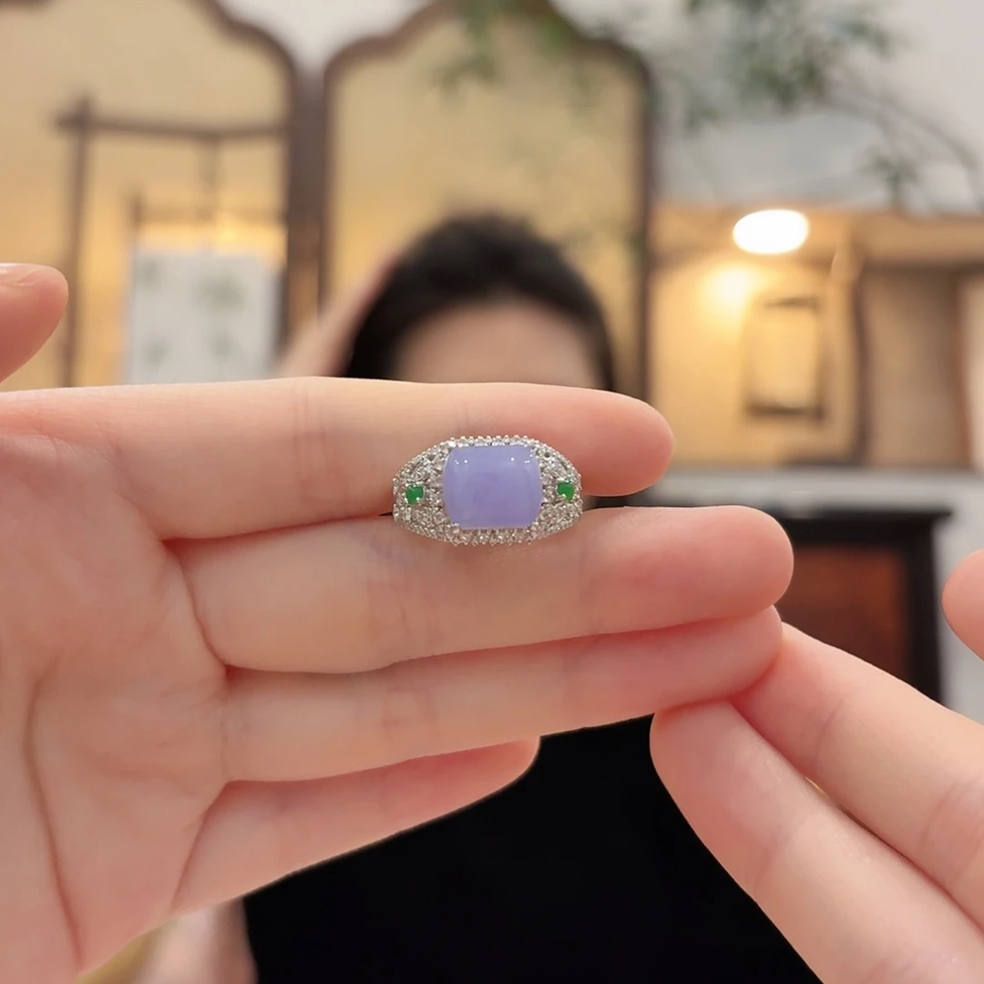 翡翠18K金镶嵌戒指