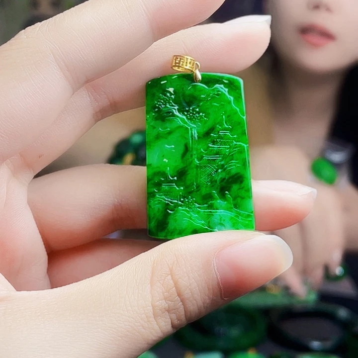 翡翠18K金镶嵌颈饰多样性