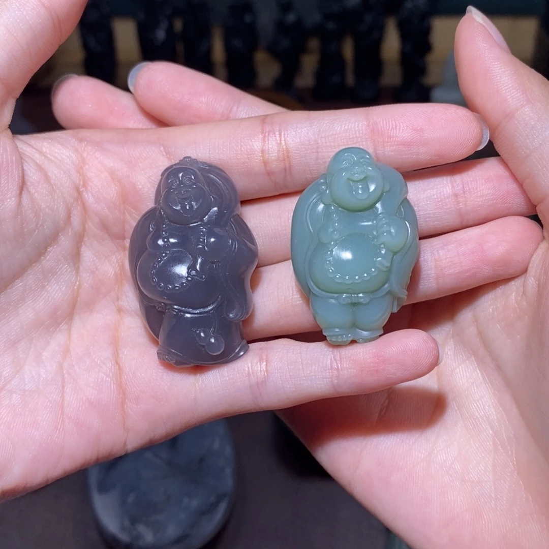 ****的和田玉未镶嵌颈饰