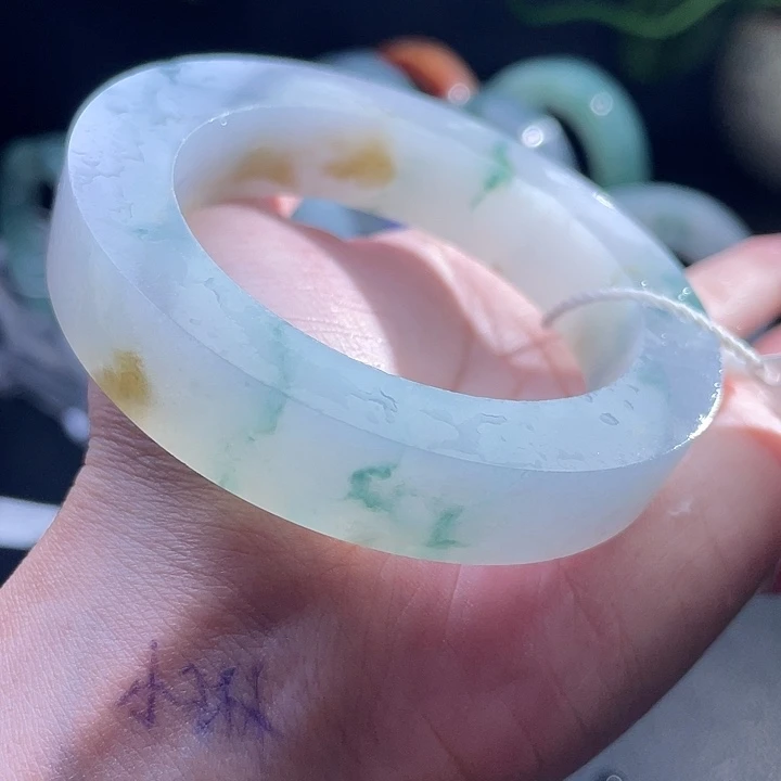 定制翡翠未镶嵌翡翠手镯