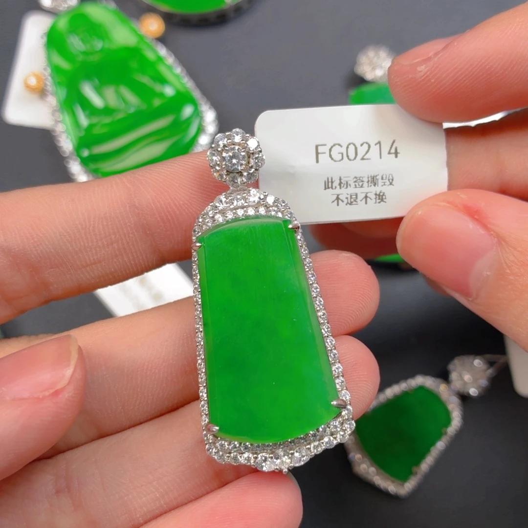 翡翠银S925镶嵌颈饰翡翠