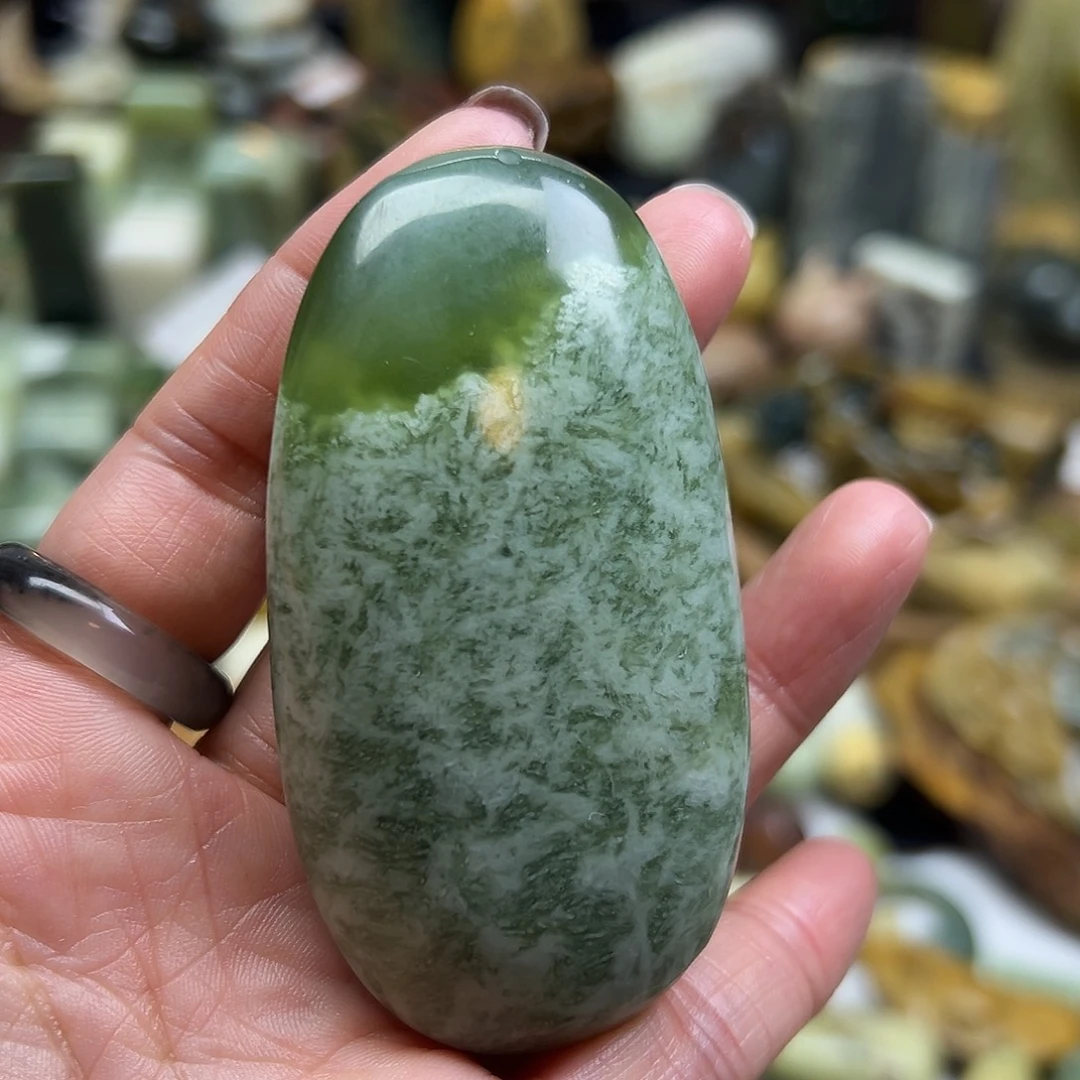 岫玉未镶嵌颈饰翠花料