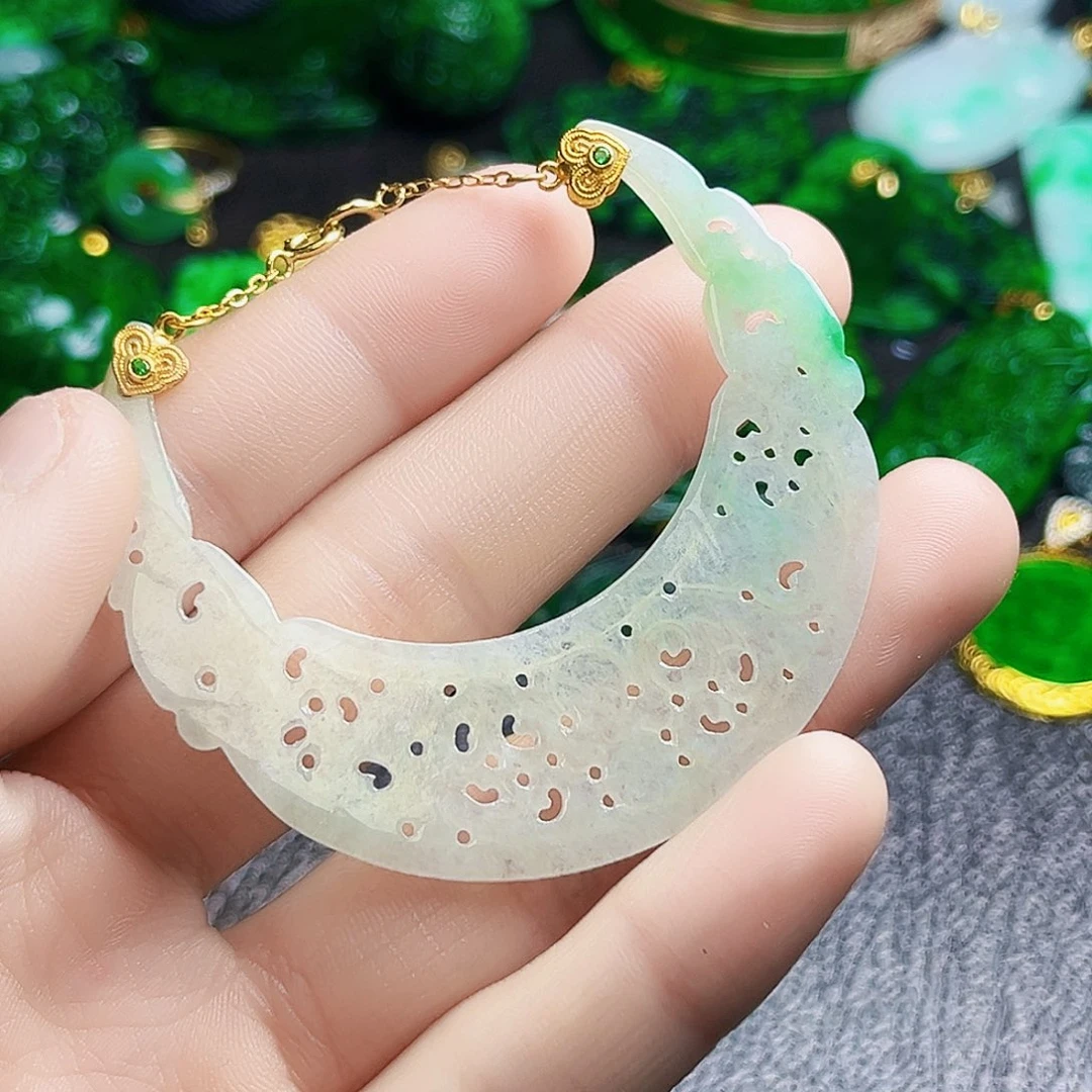 颈饰未镶嵌翡翠多样性