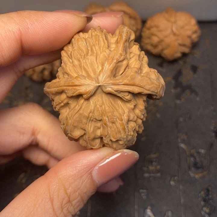 黄***煮文玩核桃吊坠异形单只不退不换