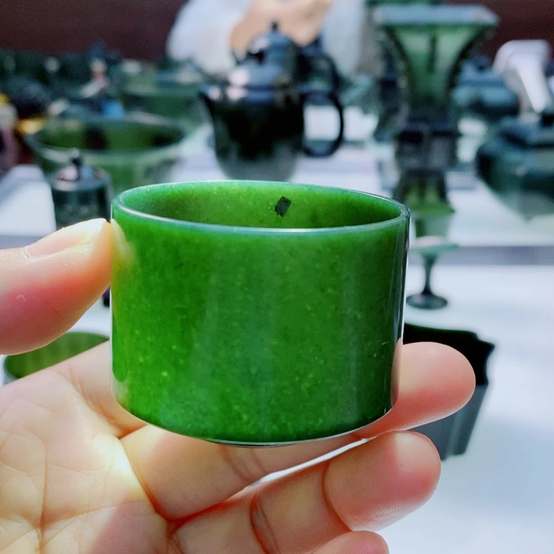 未镶嵌和田玉（青玉）摆件