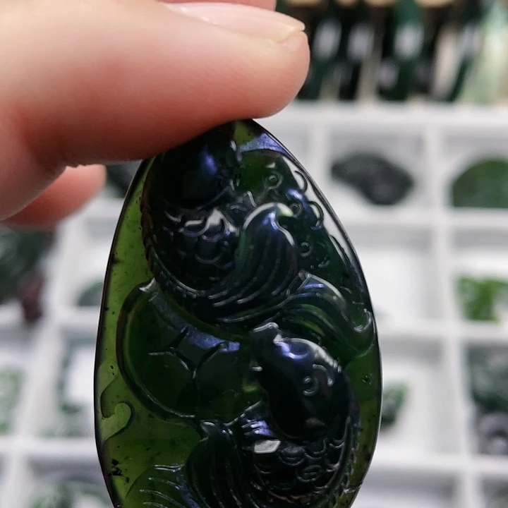 蛇纹石玉未镶嵌挂件